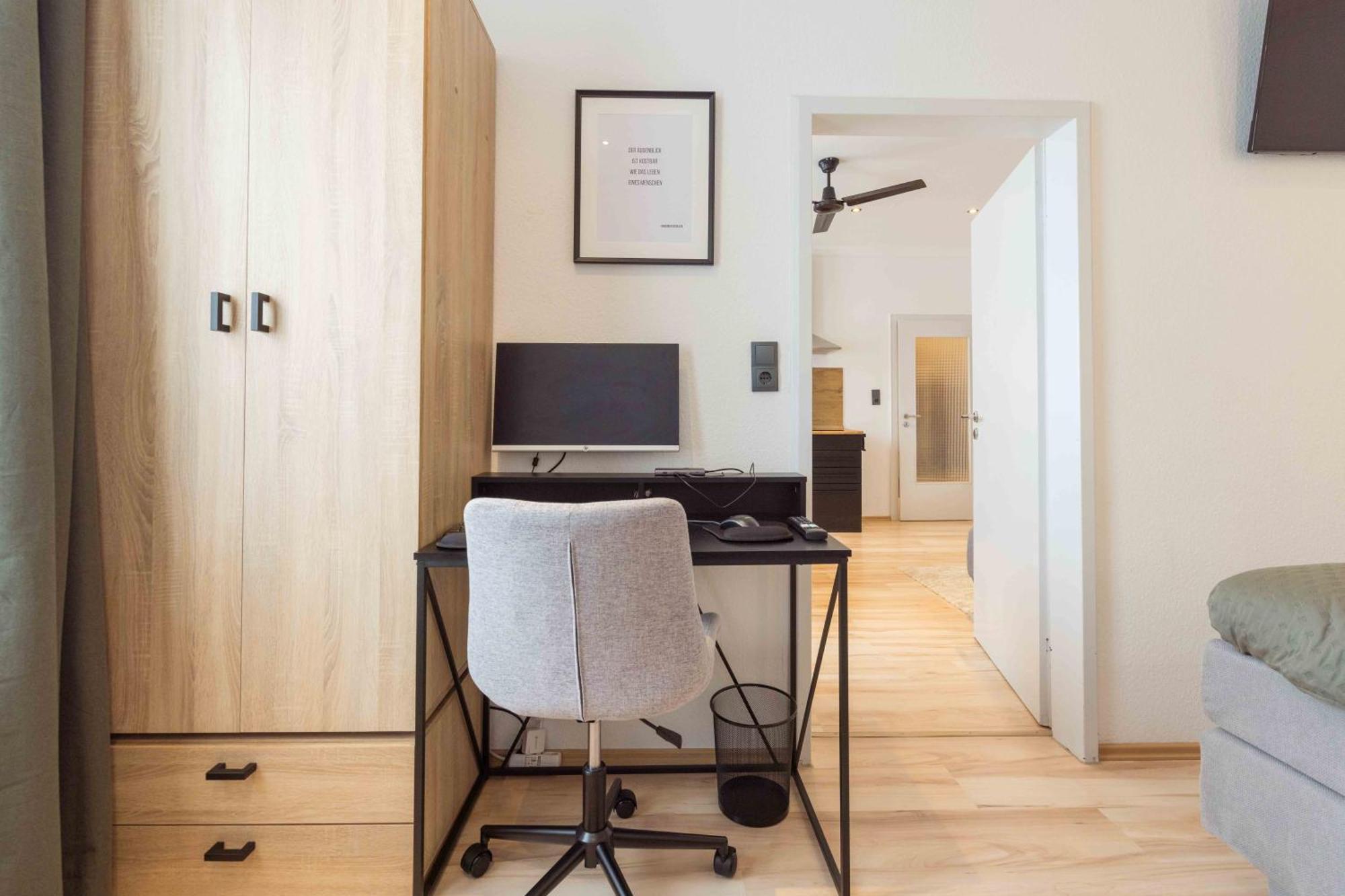 Schillerapartment Hof, Kueche, 24H Digital-Checkin, Parkplatz, Wlan250Mbit Hof  Bagian luar foto