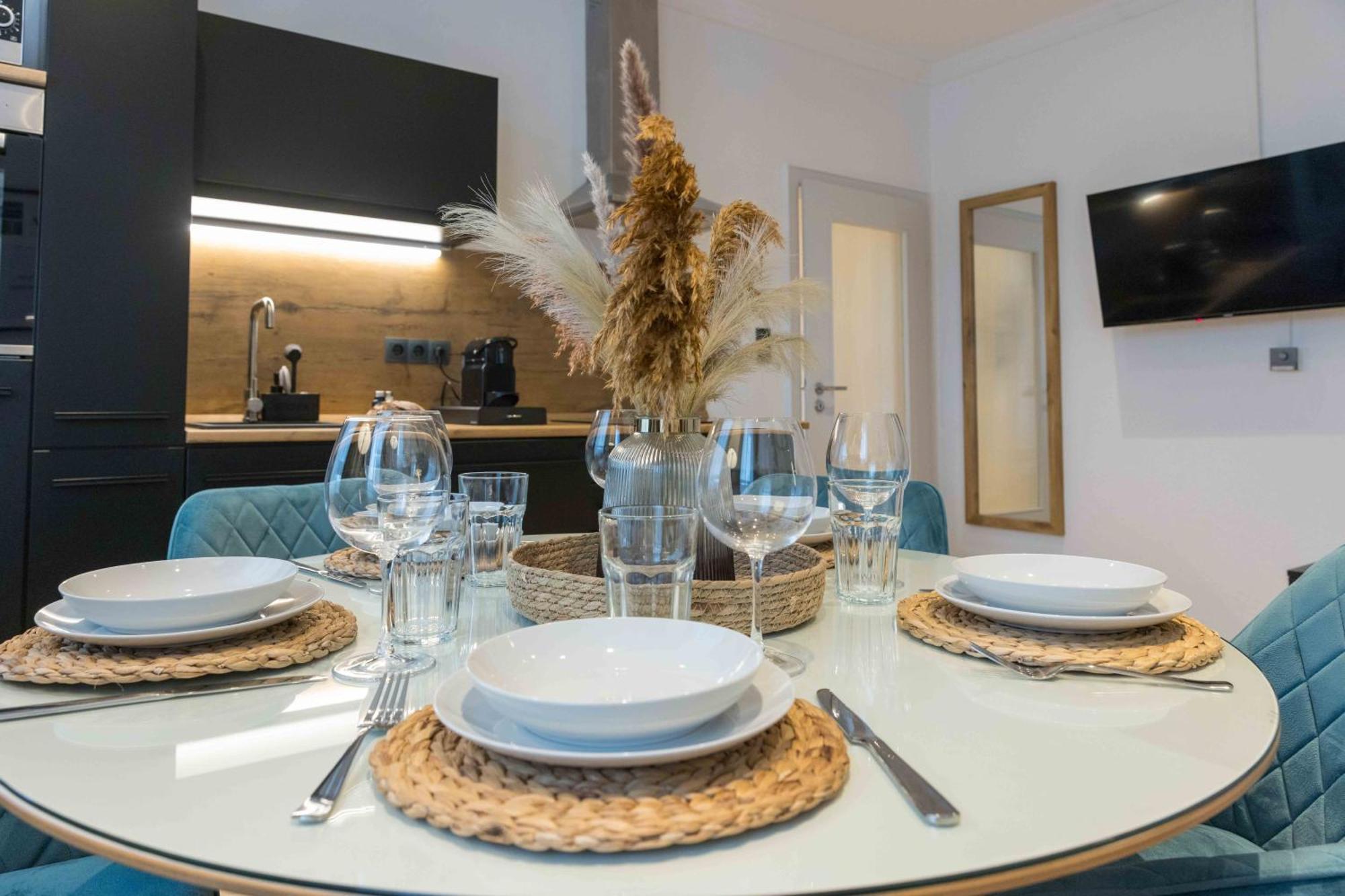 Schillerapartment Hof, Kueche, 24H Digital-Checkin, Parkplatz, Wlan250Mbit Hof  Bagian luar foto