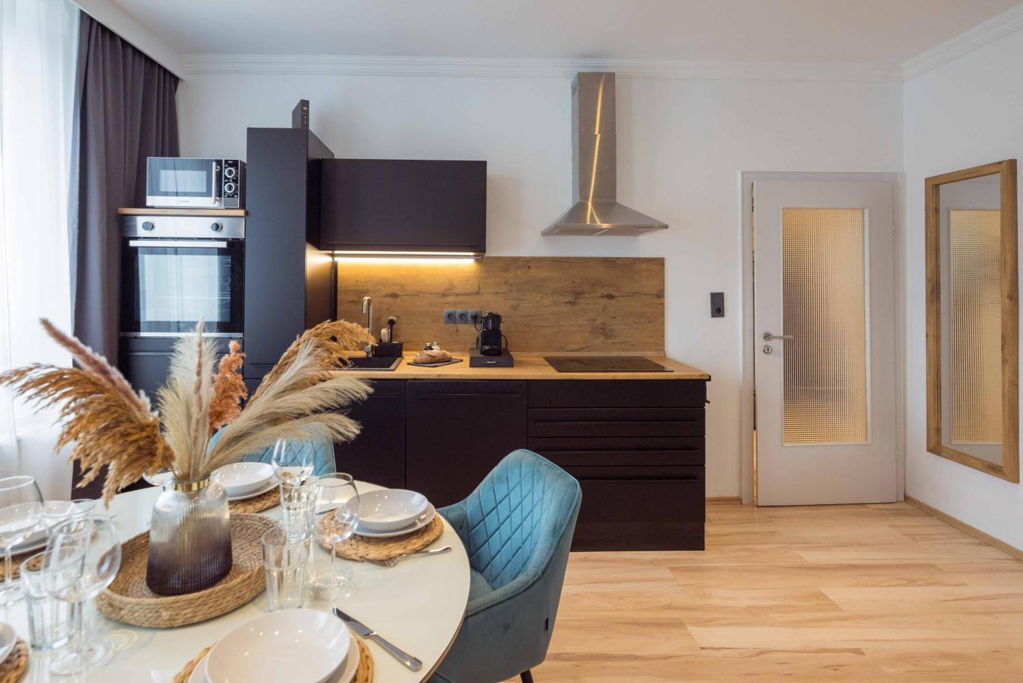 Schillerapartment Hof, Kueche, 24H Digital-Checkin, Parkplatz, Wlan250Mbit Hof  Bagian luar foto