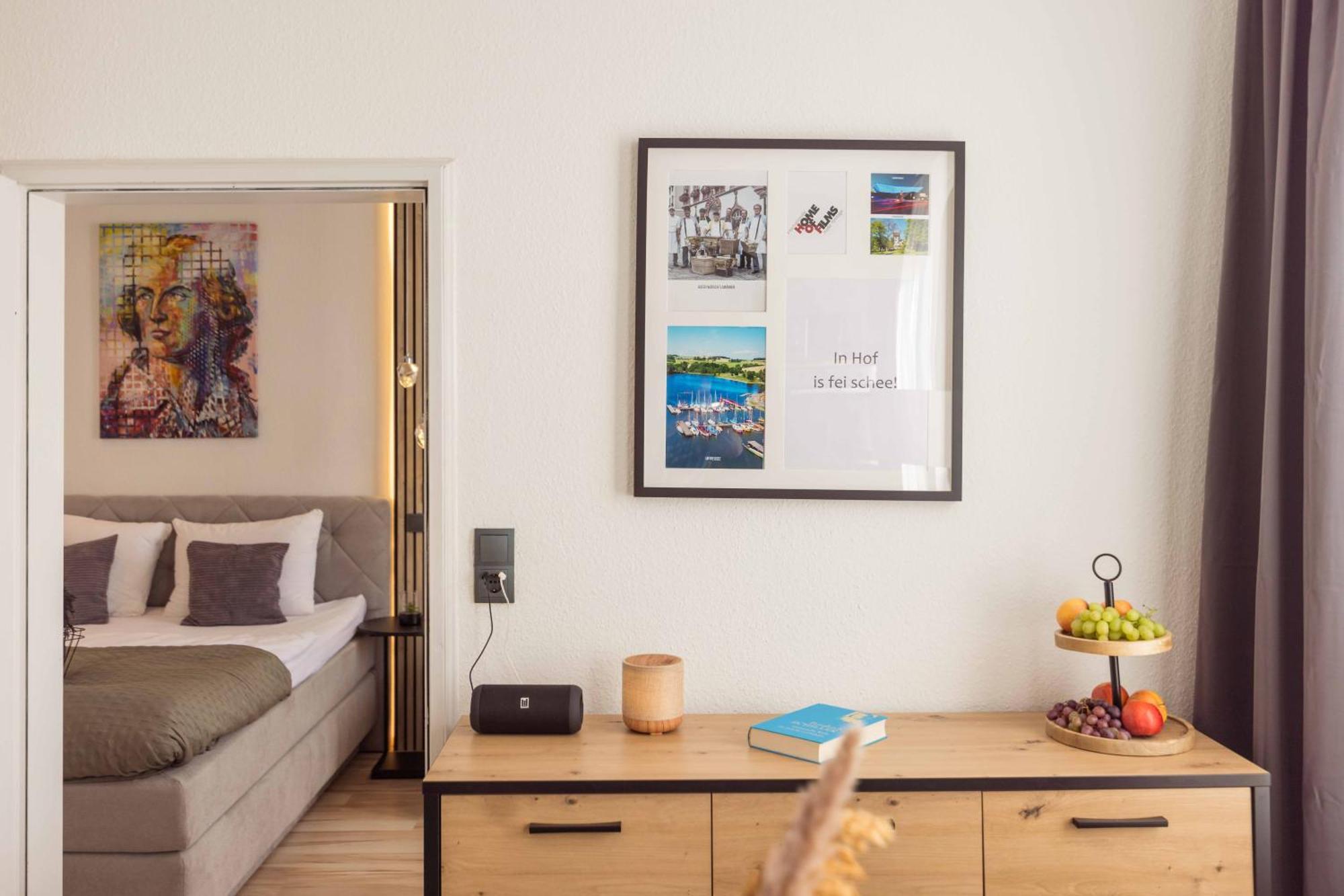 Schillerapartment Hof, Kueche, 24H Digital-Checkin, Parkplatz, Wlan250Mbit Hof  Bagian luar foto
