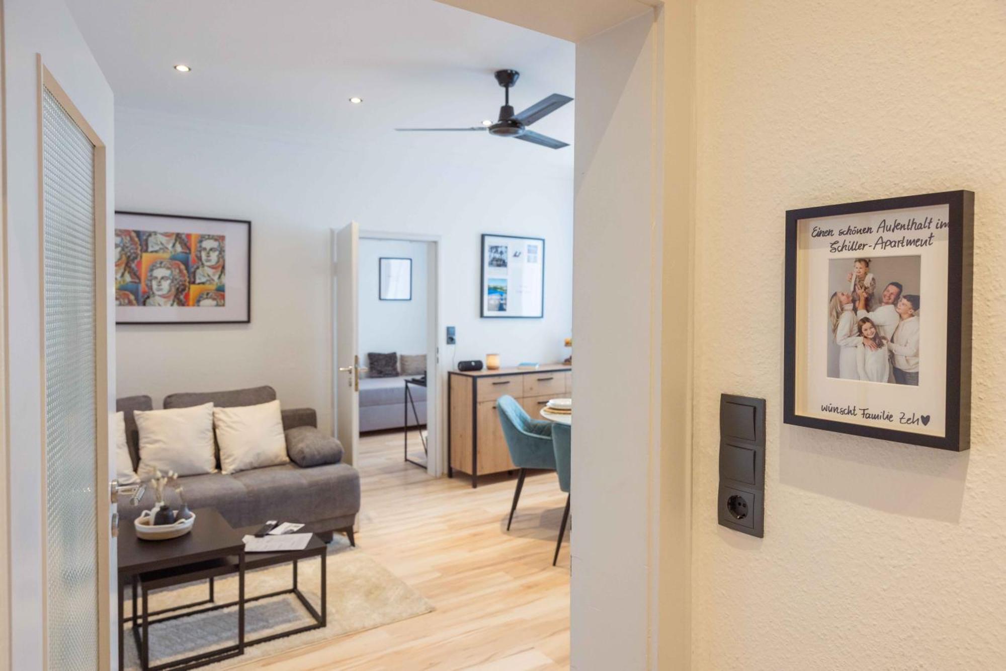 Schillerapartment Hof, Kueche, 24H Digital-Checkin, Parkplatz, Wlan250Mbit Hof  Bagian luar foto