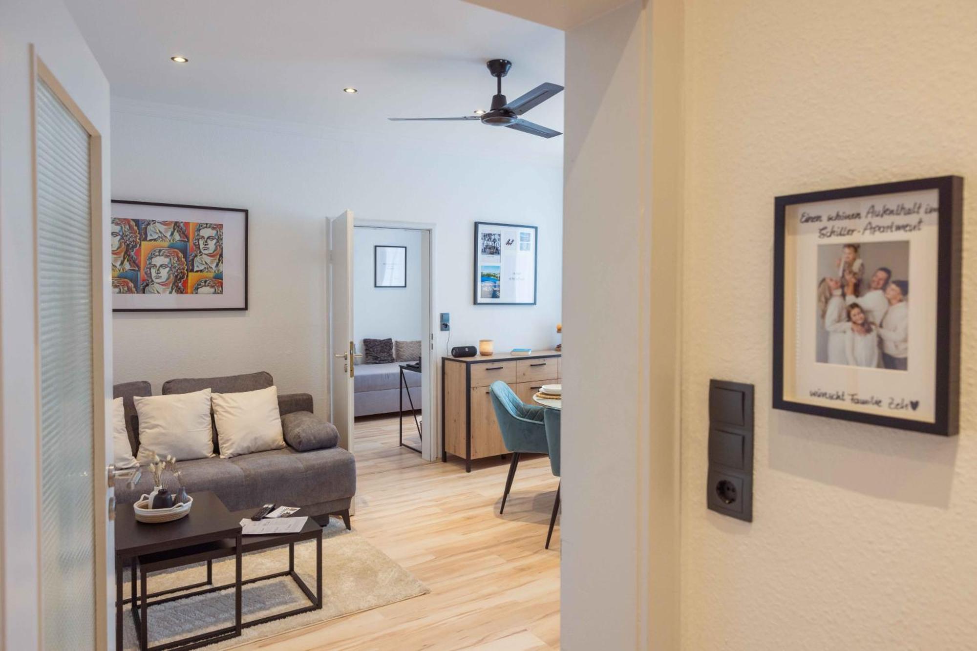 Schillerapartment Hof, Kueche, 24H Digital-Checkin, Parkplatz, Wlan250Mbit Hof  Bagian luar foto