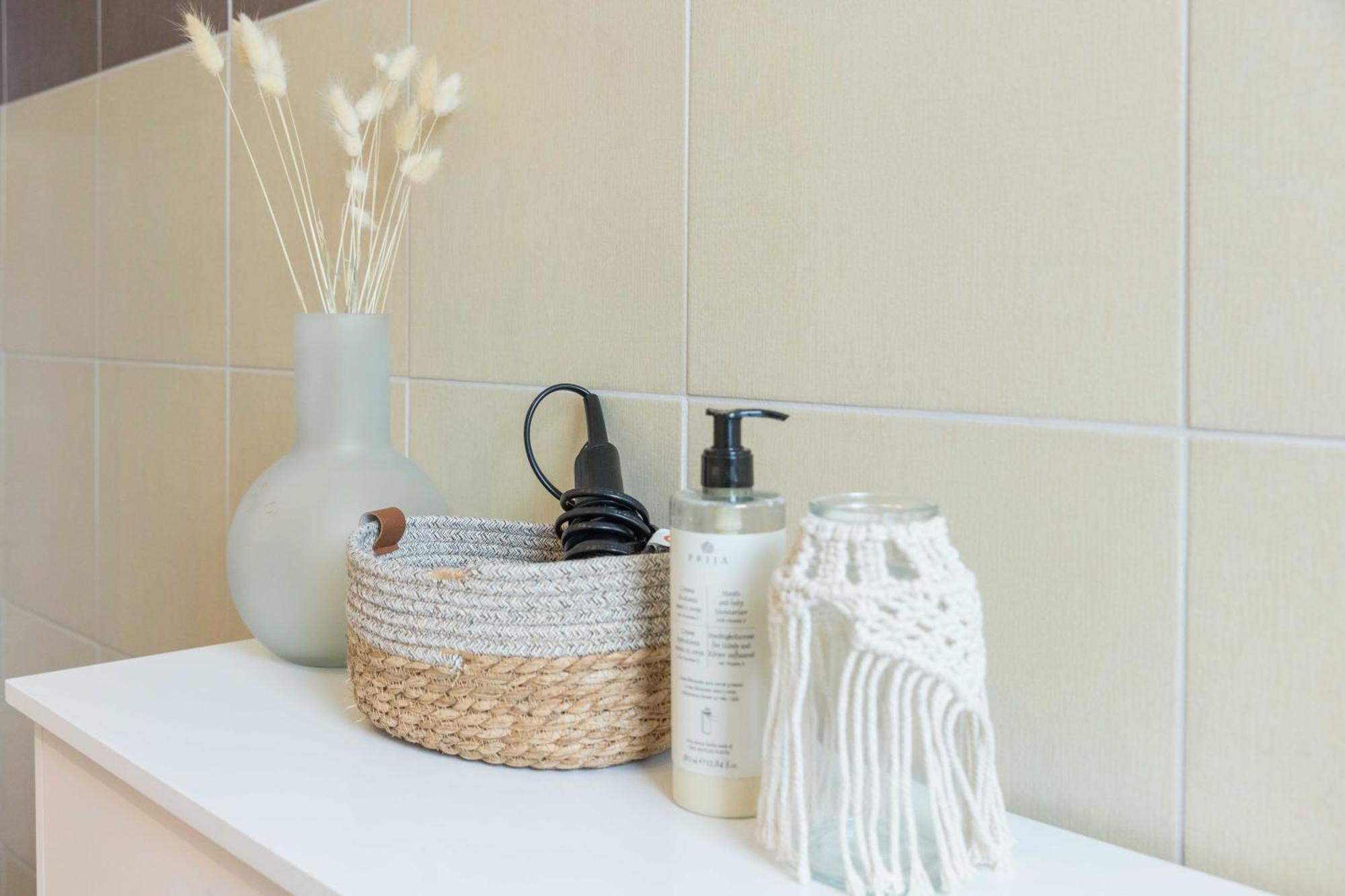 Schillerapartment Hof, Kueche, 24H Digital-Checkin, Parkplatz, Wlan250Mbit Hof  Bagian luar foto