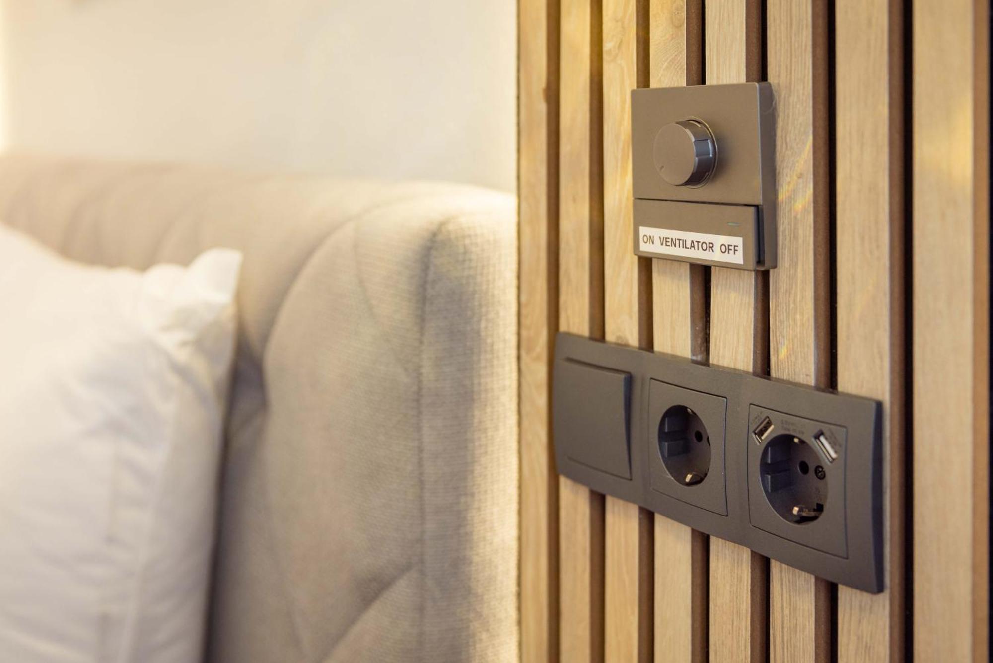 Schillerapartment Hof, Kueche, 24H Digital-Checkin, Parkplatz, Wlan250Mbit Hof  Bagian luar foto