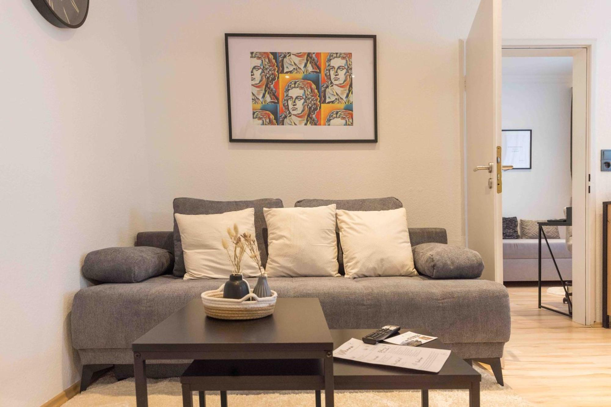 Schillerapartment Hof, Kueche, 24H Digital-Checkin, Parkplatz, Wlan250Mbit Hof  Bagian luar foto