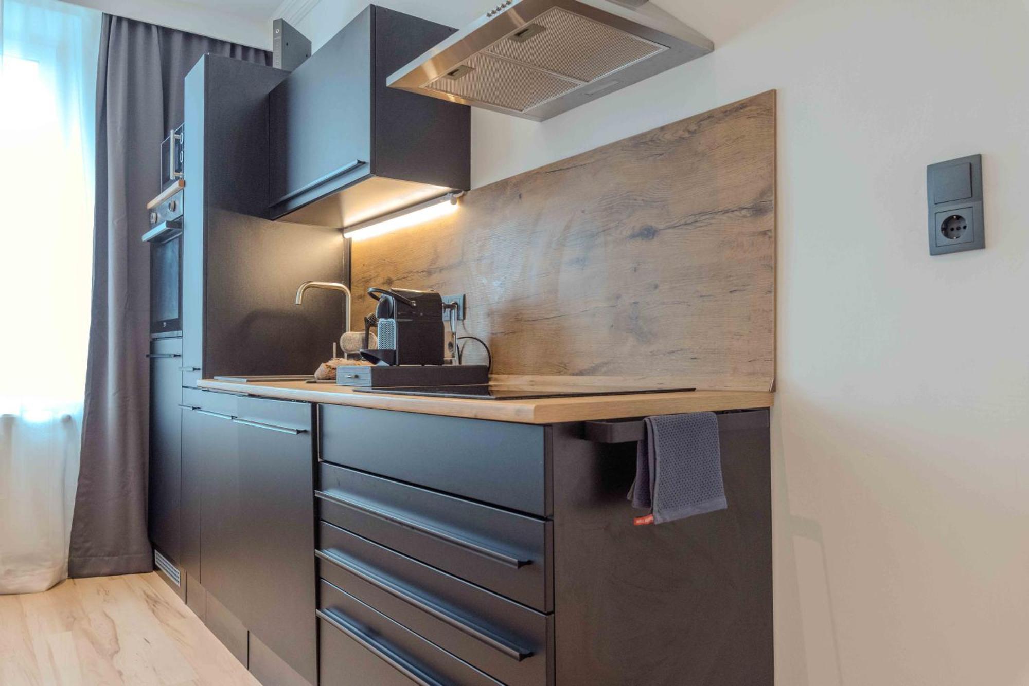 Schillerapartment Hof, Kueche, 24H Digital-Checkin, Parkplatz, Wlan250Mbit Hof  Bagian luar foto