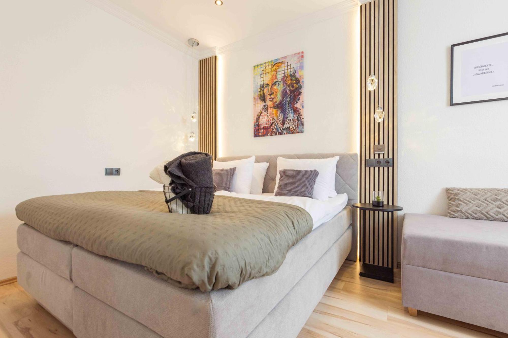 Schillerapartment Hof, Kueche, 24H Digital-Checkin, Parkplatz, Wlan250Mbit Hof  Bagian luar foto