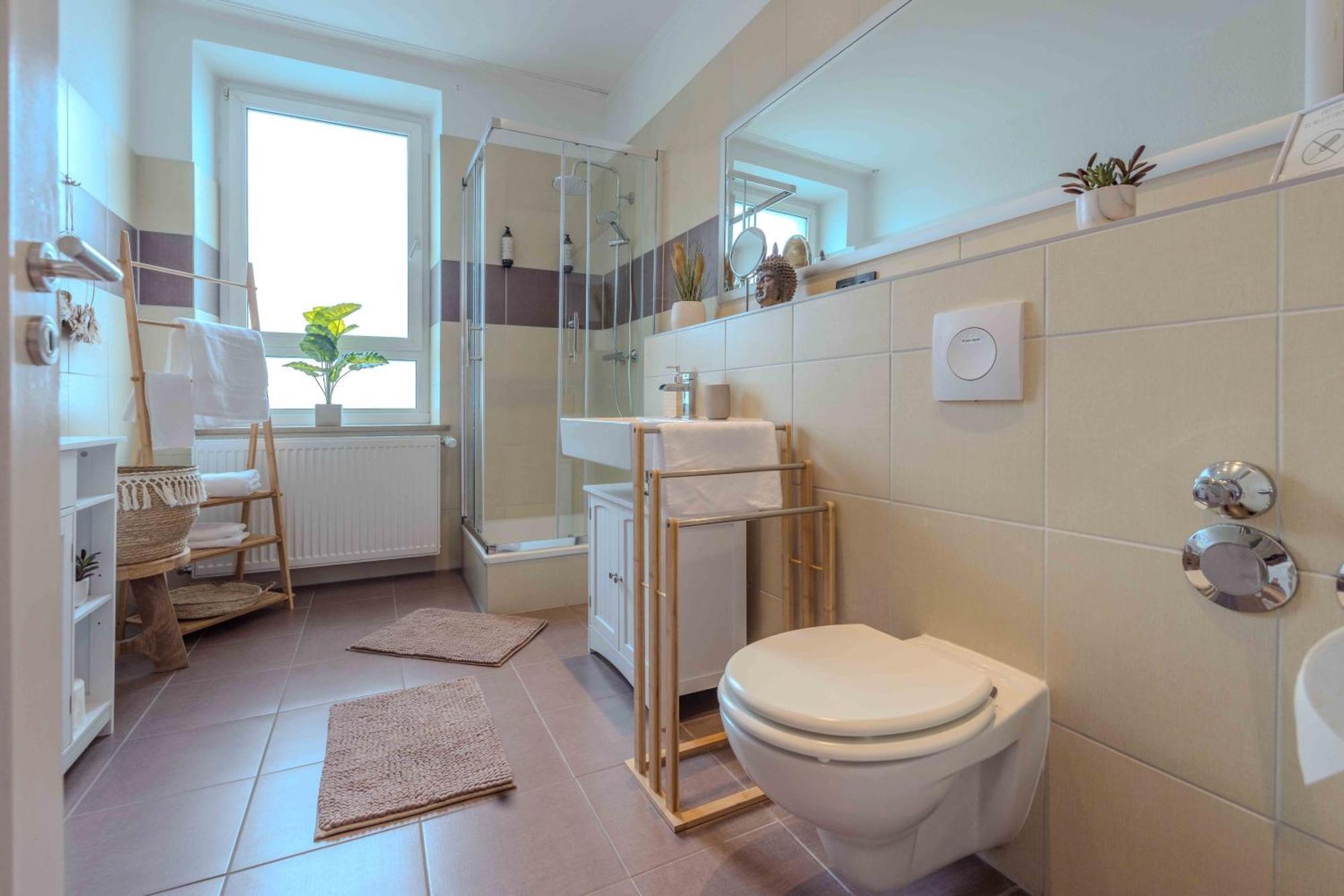 Schillerapartment Hof, Kueche, 24H Digital-Checkin, Parkplatz, Wlan250Mbit Hof  Bagian luar foto