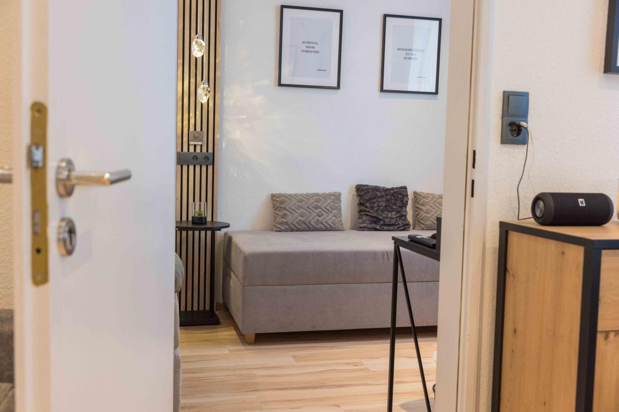 Schillerapartment Hof, Kueche, 24H Digital-Checkin, Parkplatz, Wlan250Mbit Hof  Bagian luar foto