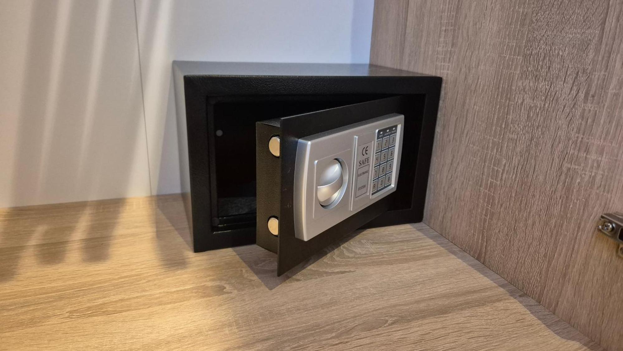Schillerapartment Hof, Kueche, 24H Digital-Checkin, Parkplatz, Wlan250Mbit Hof  Ruang foto
